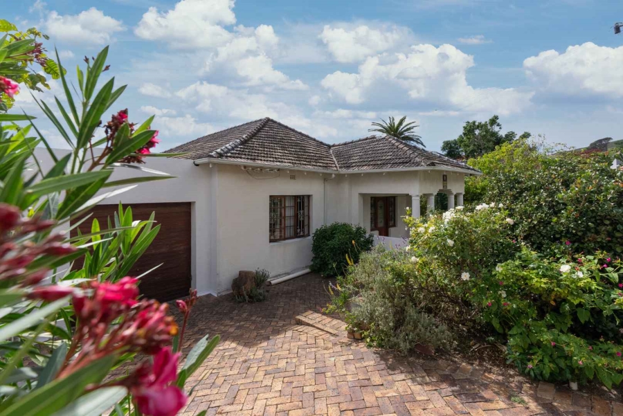 3 Bedroom Property for Sale in Vredehoek Western Cape